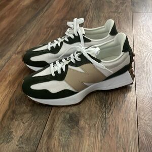 New Balance & CALIA Women’s 327 Shoes in perfect condition. Worn one time.